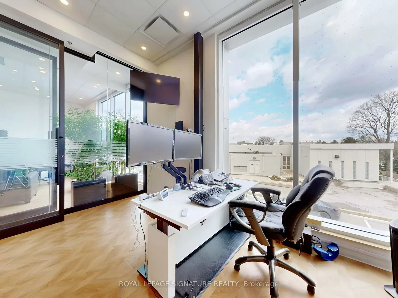 52, Scarsdale, Banbury-Don Mills, Toronto