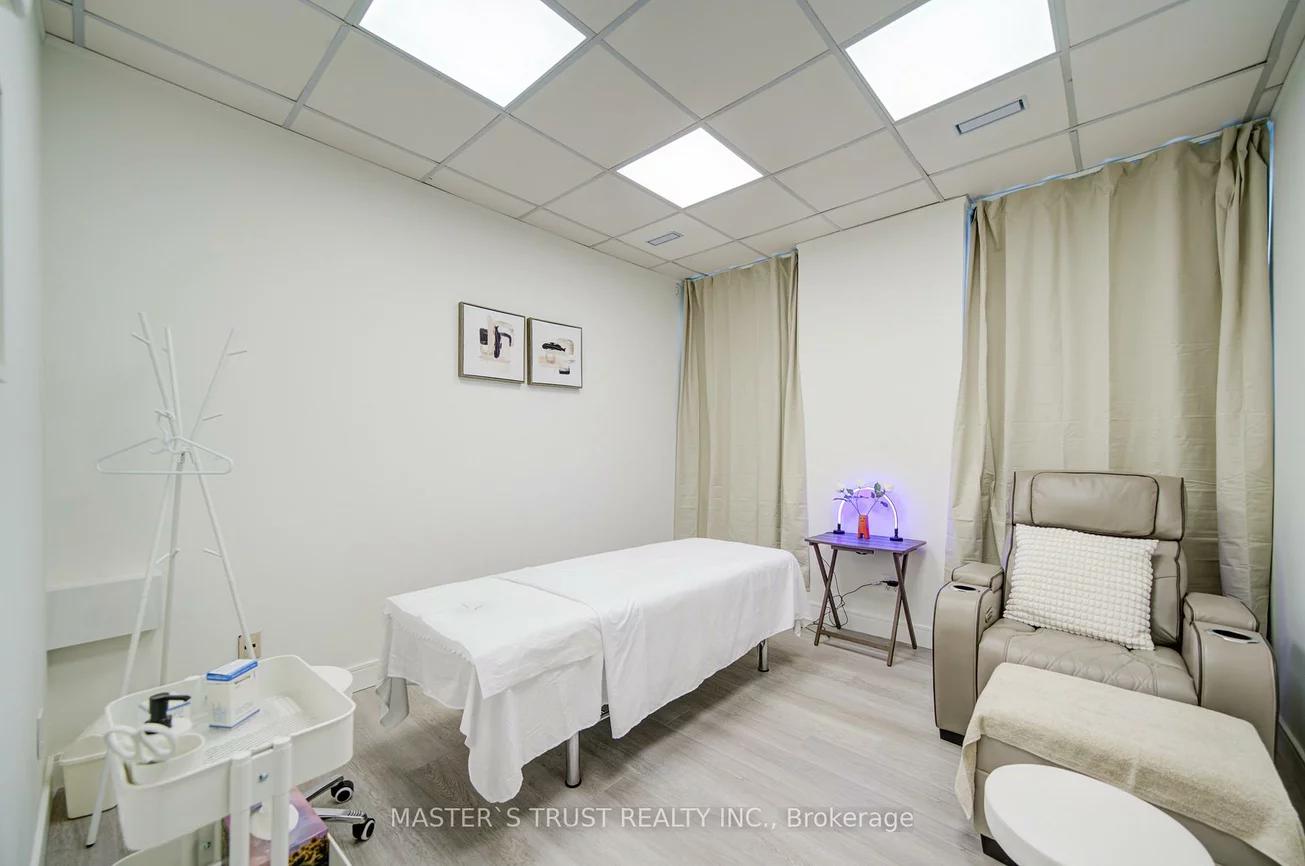 1300, Bay, Annex, Toronto