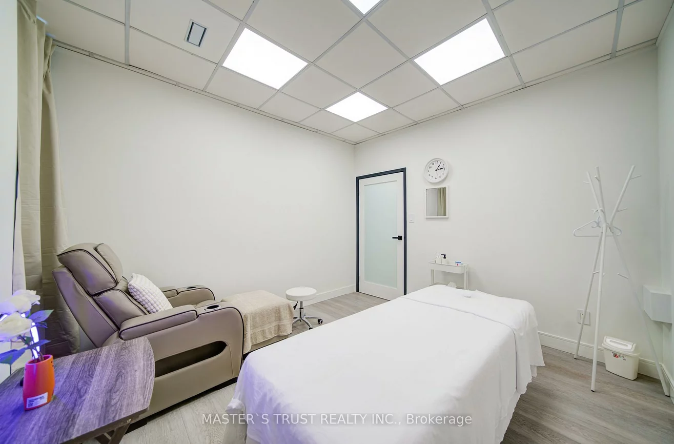 1300, Bay, Annex, Toronto