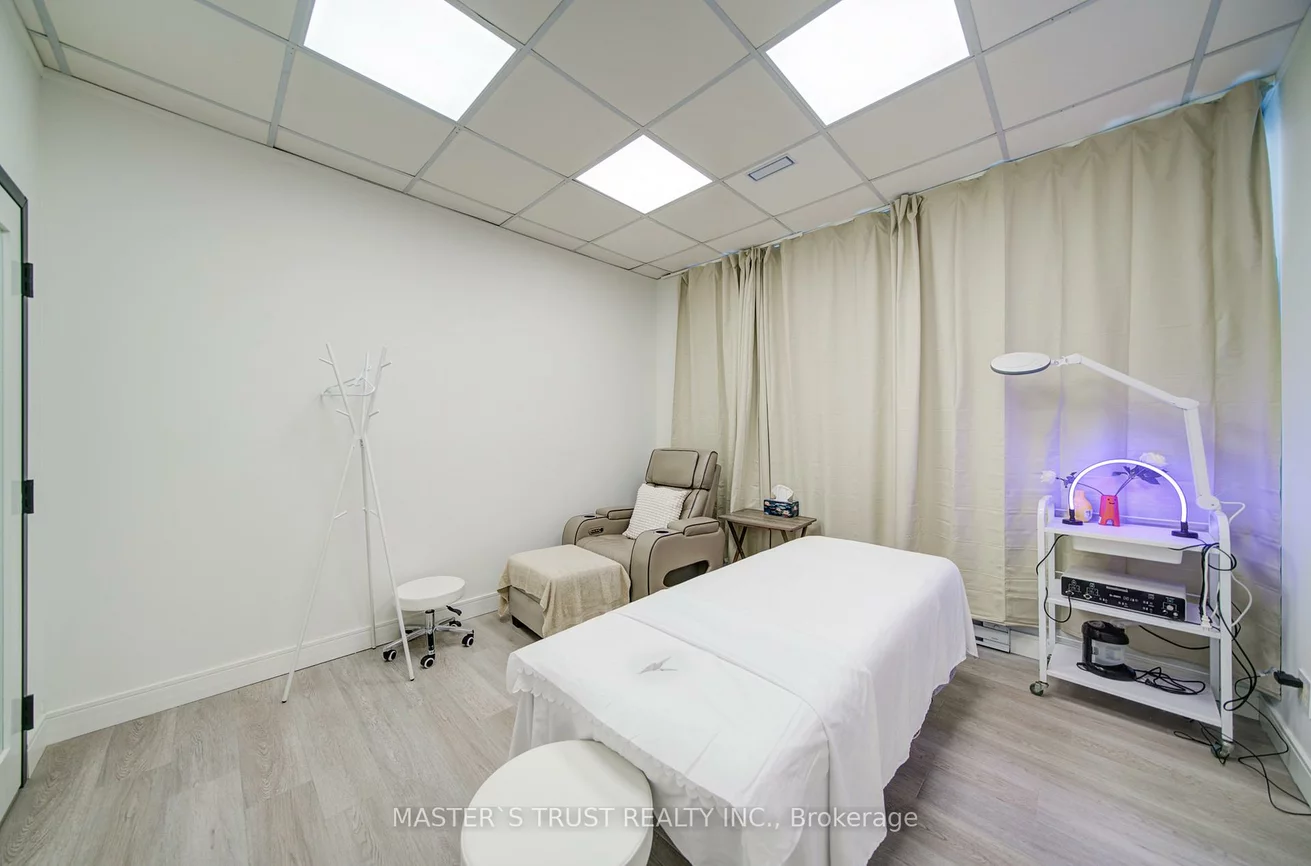 1300, Bay, Annex, Toronto