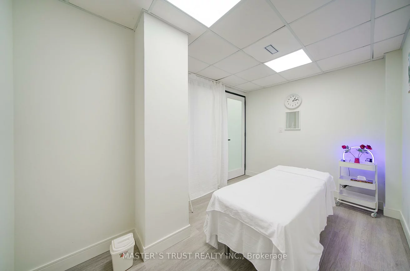 1300, Bay, Annex, Toronto