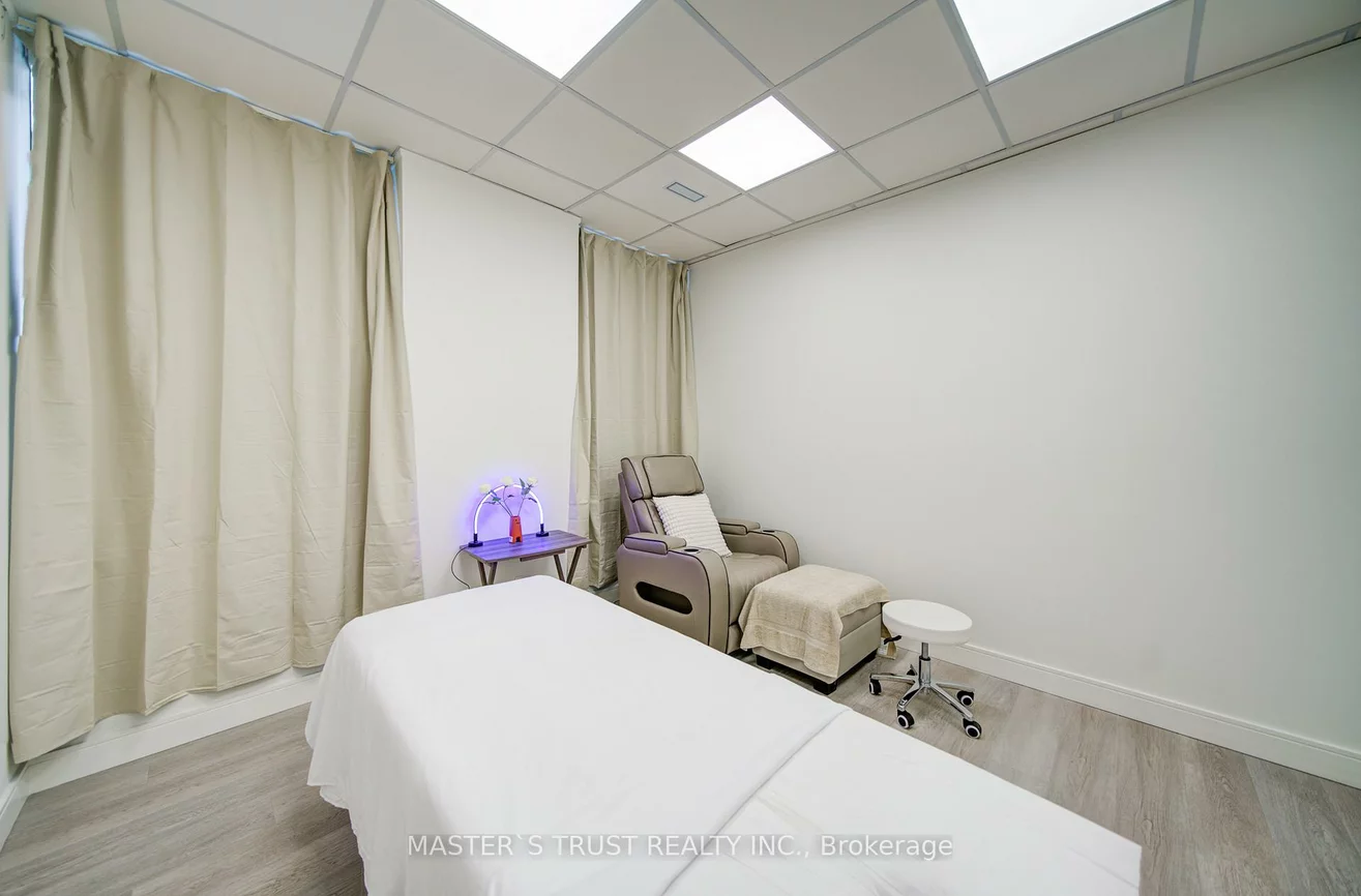 1300, Bay, Annex, Toronto