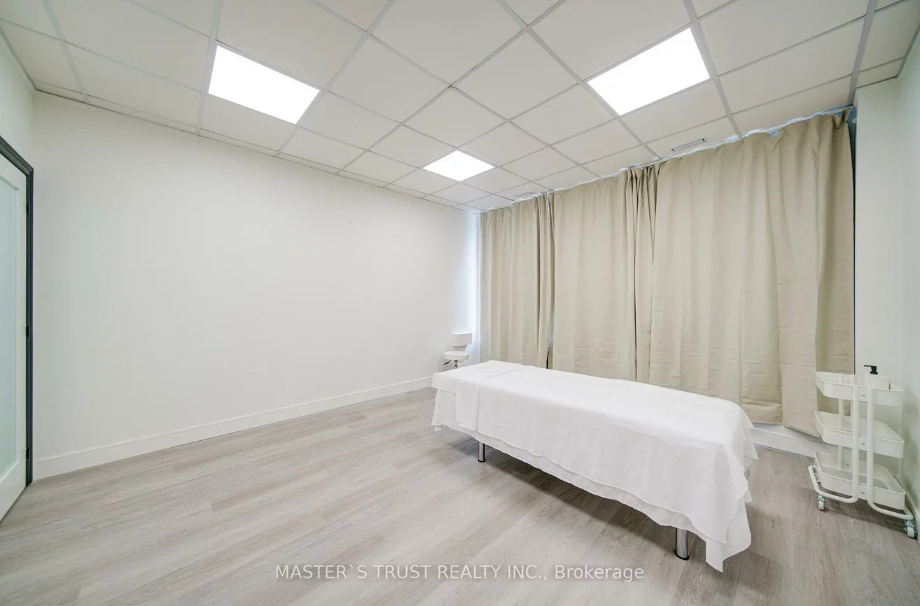 1300, Bay, Annex, Toronto