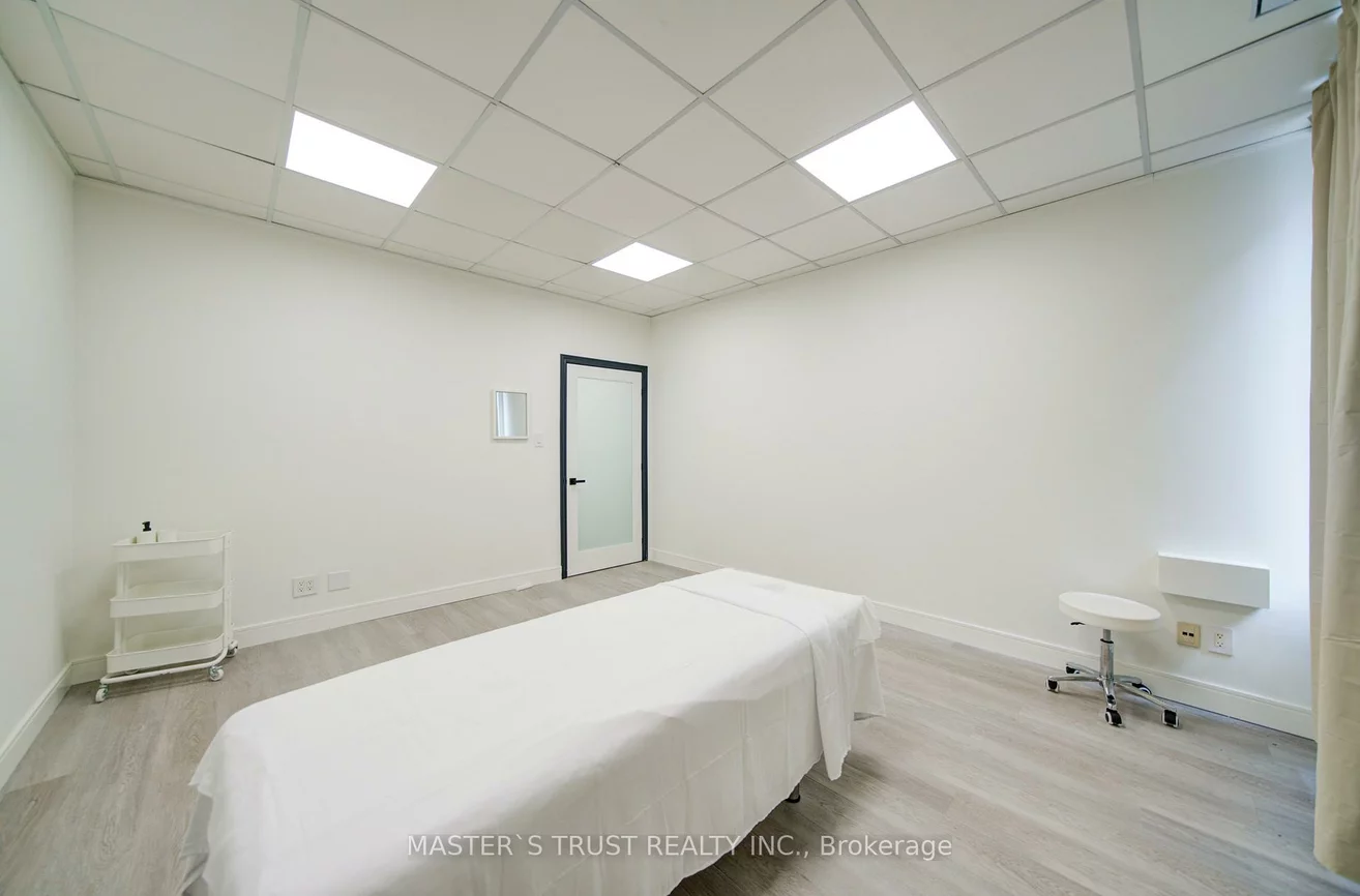 1300, Bay, Annex, Toronto