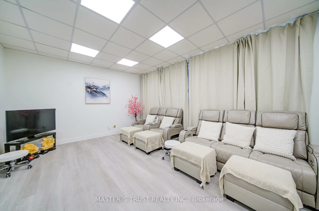 1300, Bay, Annex, Toronto