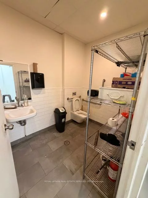 995, Bloor, Dufferin Grove, Toronto