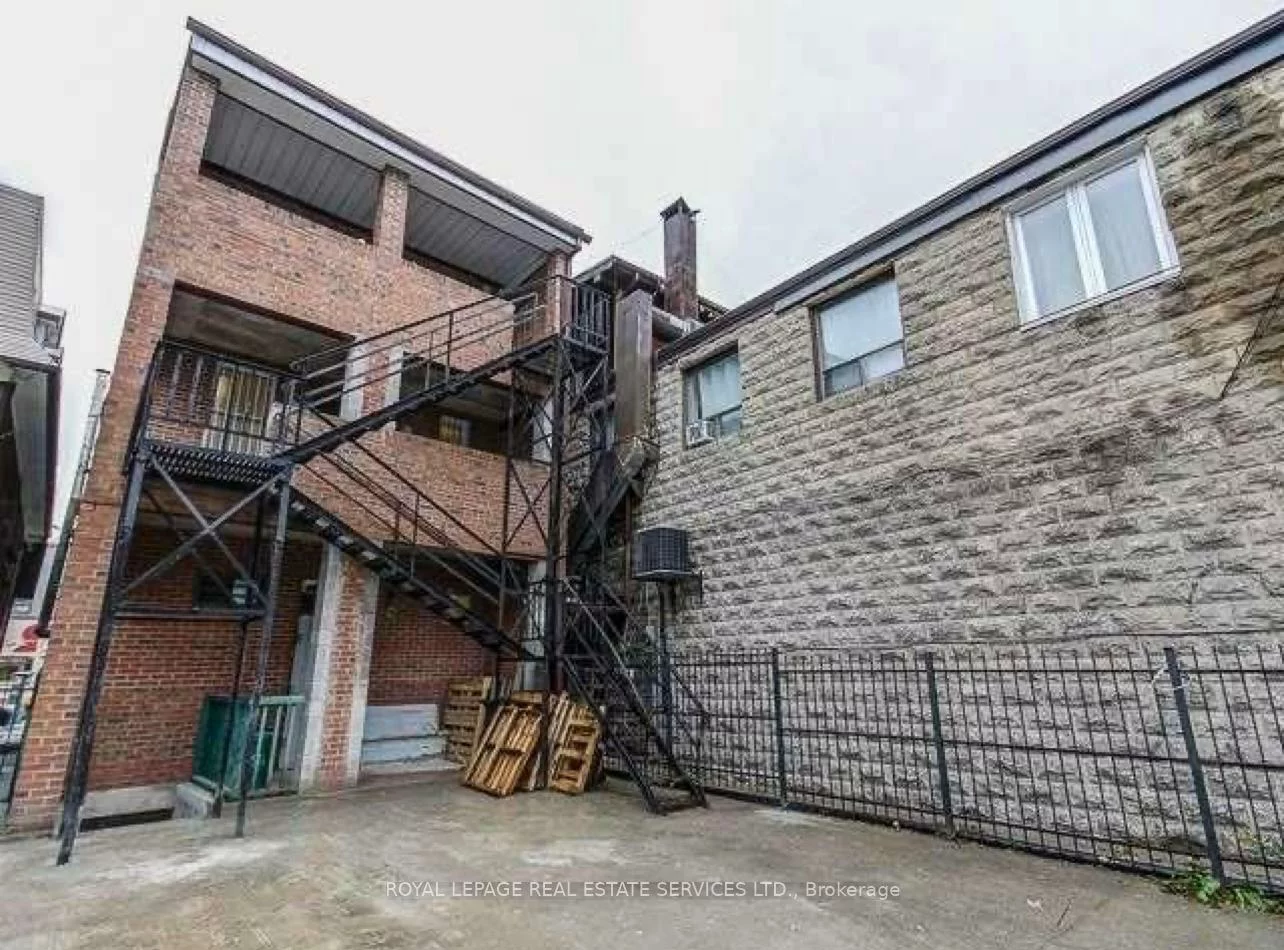 995, Bloor, Dufferin Grove, Toronto