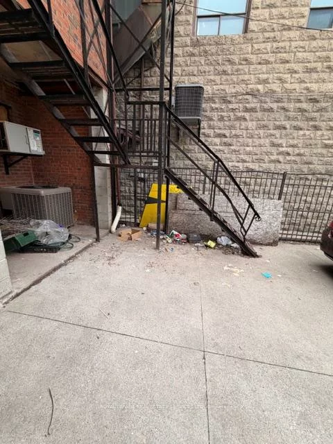 995, Bloor, Dufferin Grove, Toronto