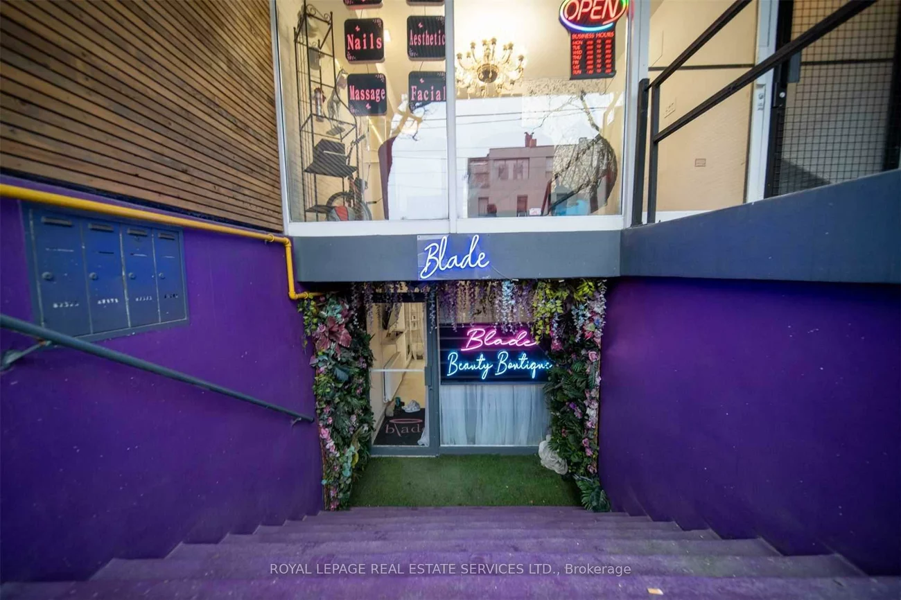 1116, College, Dufferin Grove, Toronto