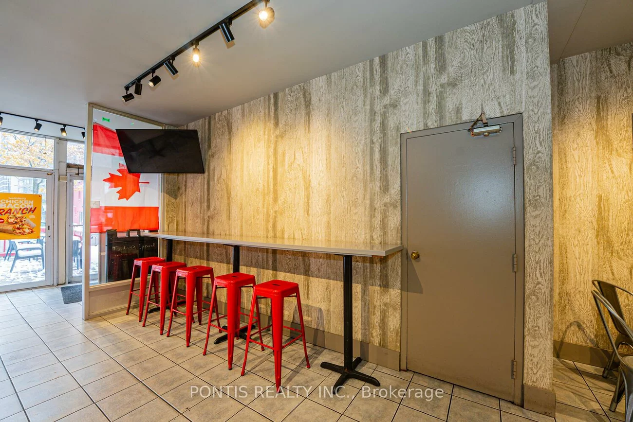 4918, Yonge, Lansing-Westgate, Toronto