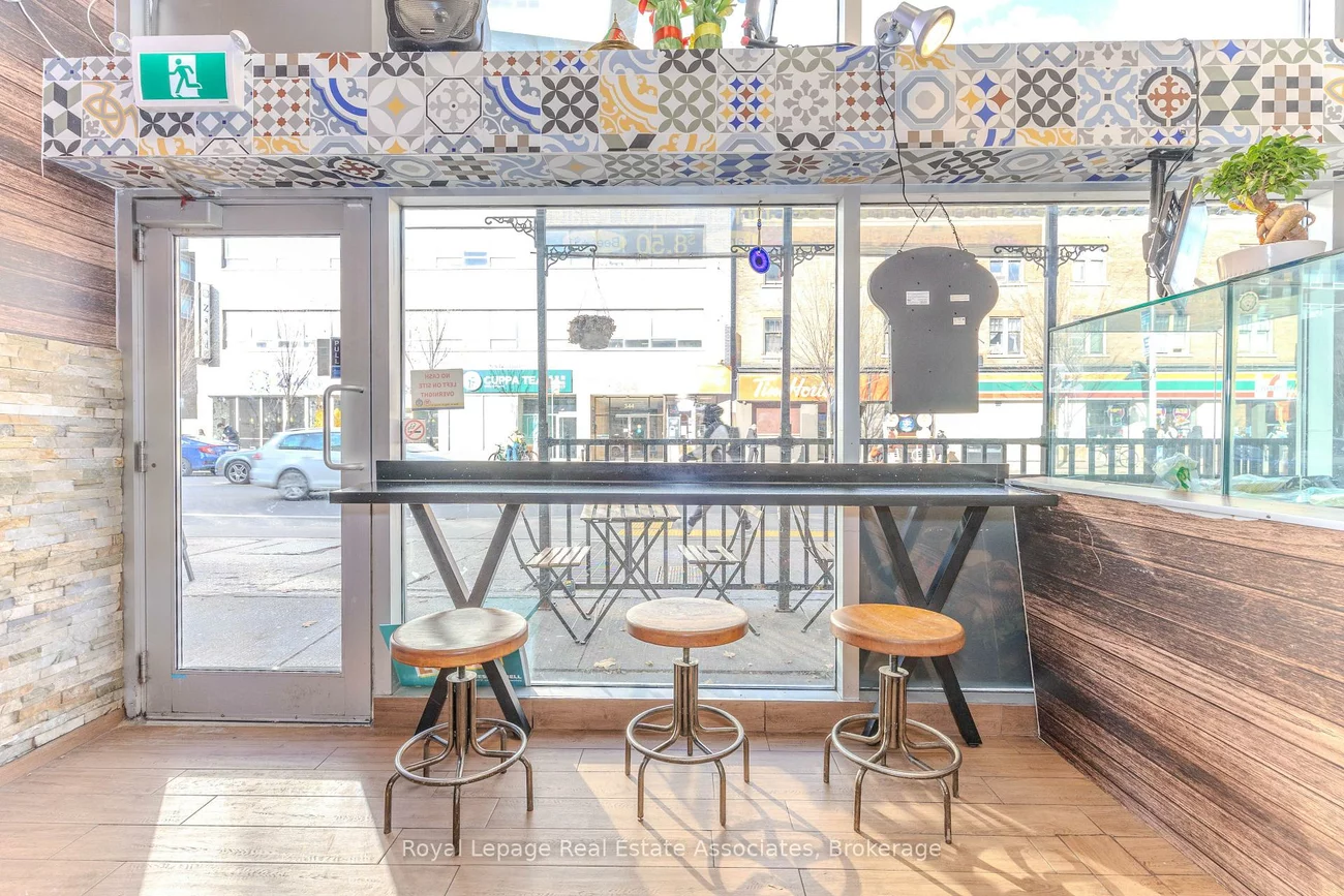 750, Spadina, University, Toronto