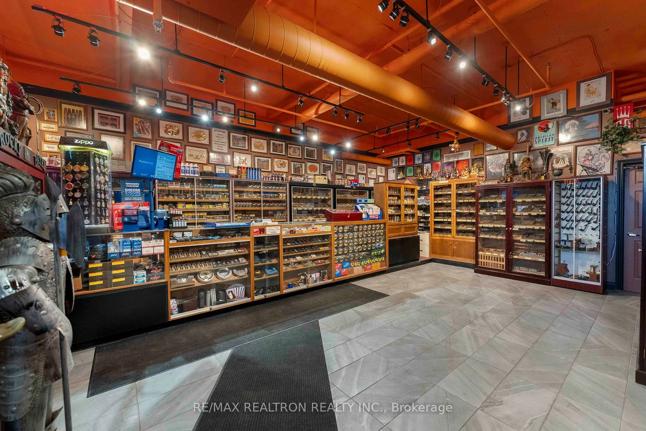 85, McCaul, Kensington-Chinatown, Toronto