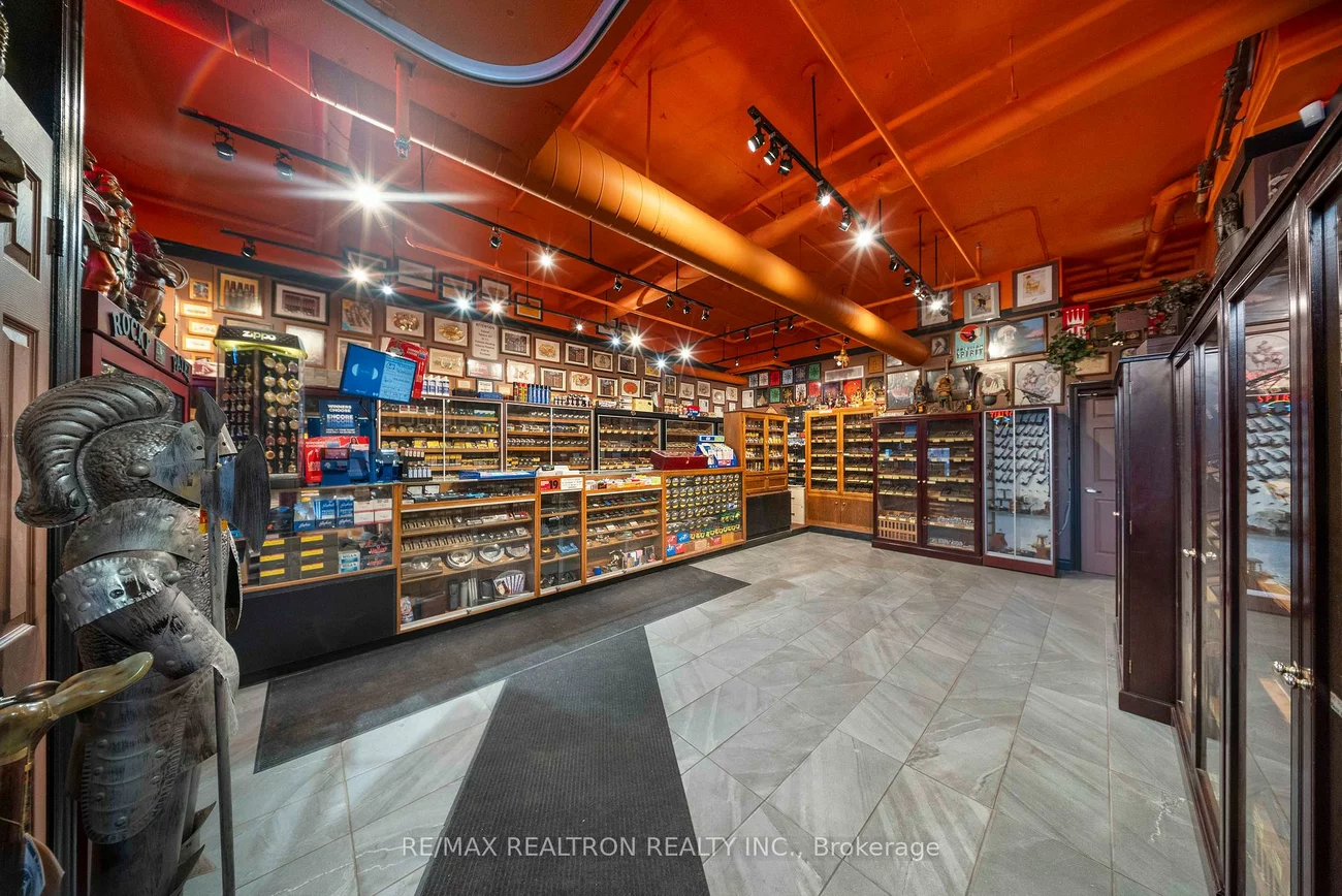 85, McCaul, Kensington-Chinatown, Toronto