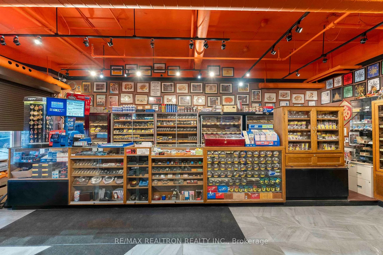 85, McCaul, Kensington-Chinatown, Toronto