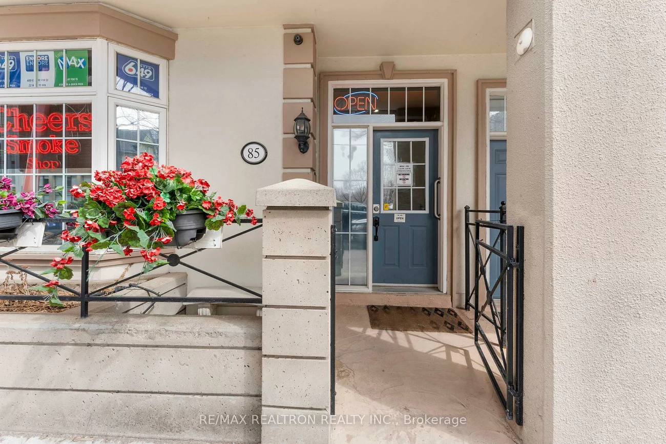 85, McCaul, Kensington-Chinatown, Toronto