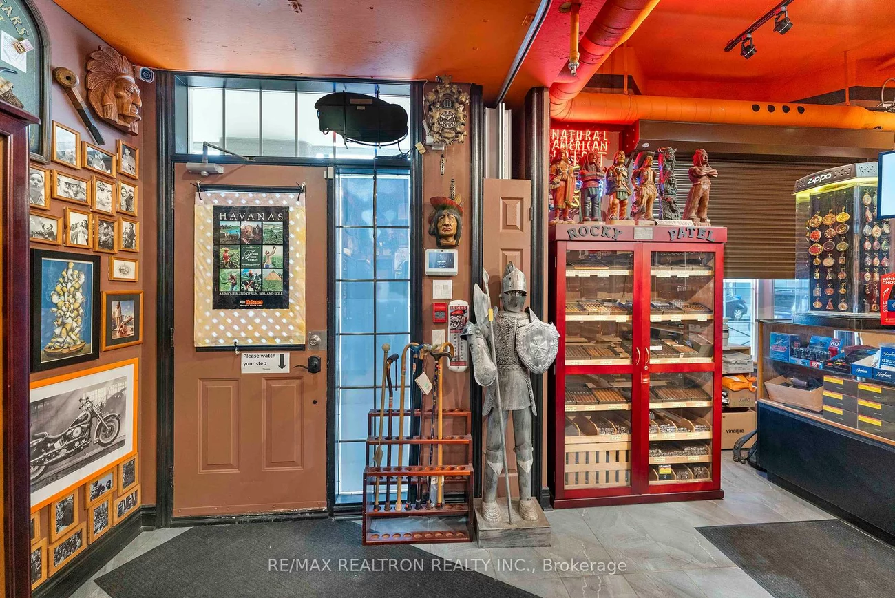 85, McCaul, Kensington-Chinatown, Toronto