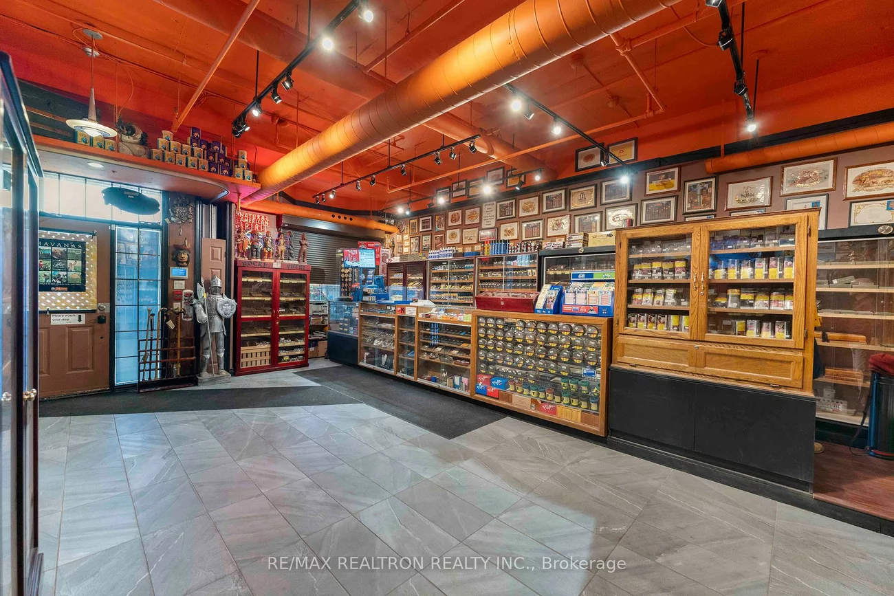 85, McCaul, Kensington-Chinatown, Toronto