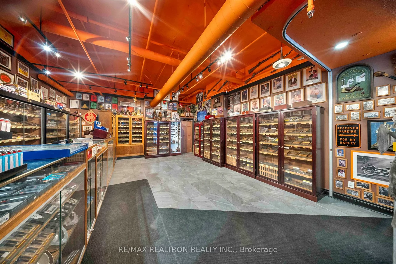 85, McCaul, Kensington-Chinatown, Toronto