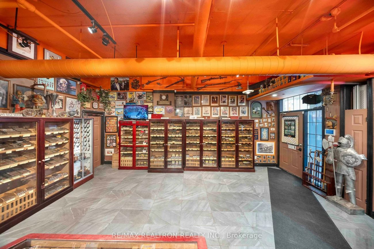 85, McCaul, Kensington-Chinatown, Toronto