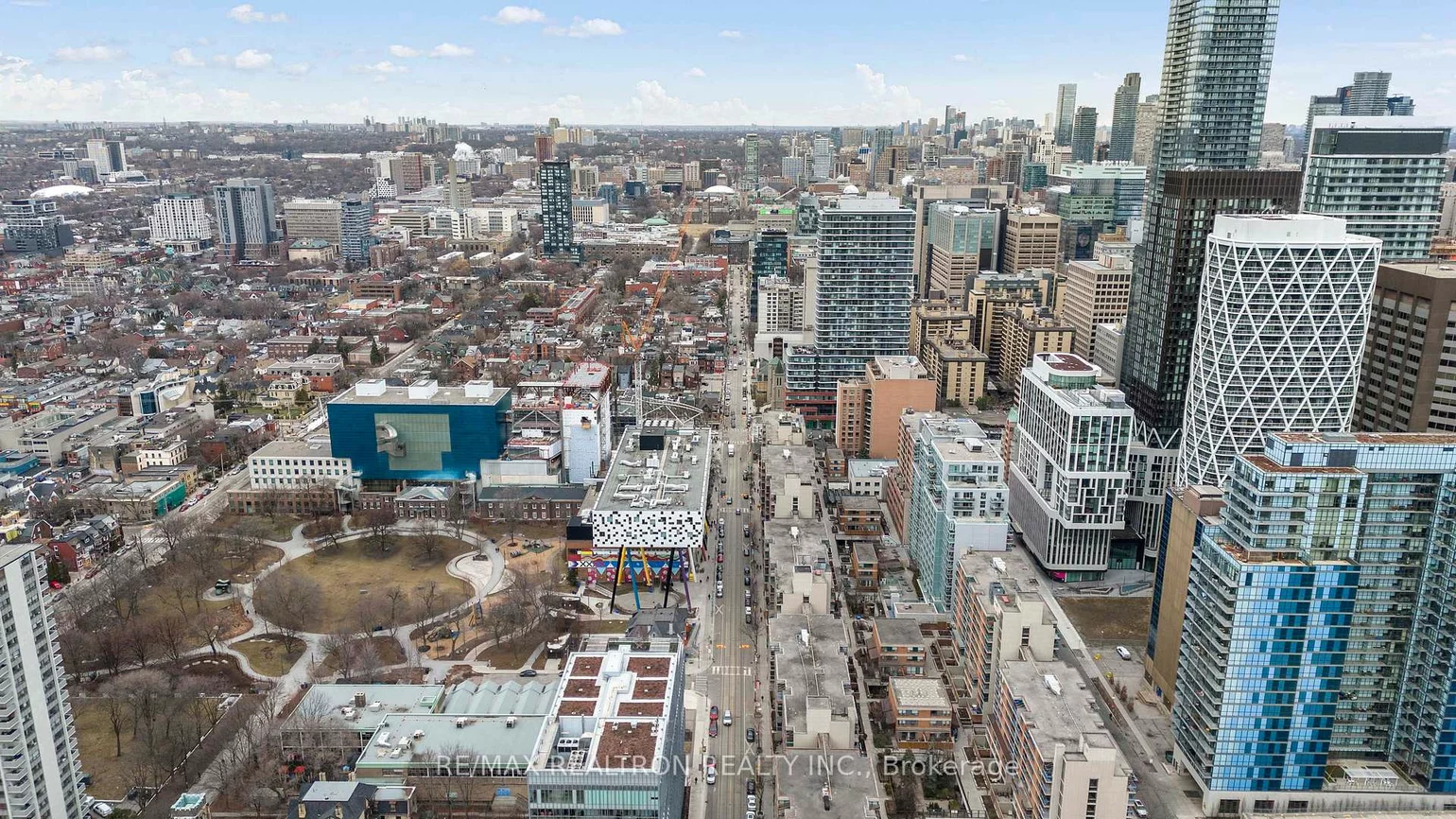 85, McCaul, Kensington-Chinatown, Toronto