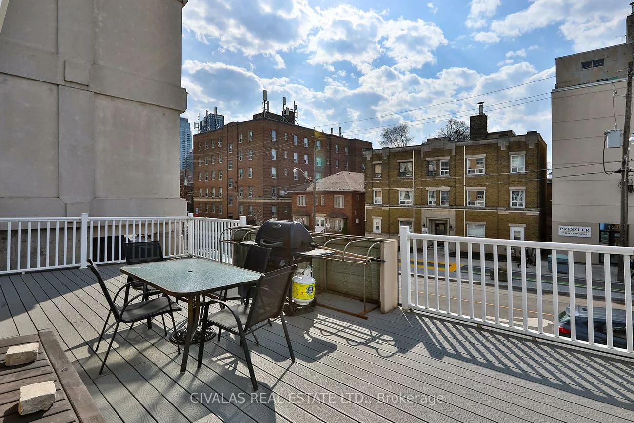 174, Eglinton, Yonge-Eglinton, Toronto