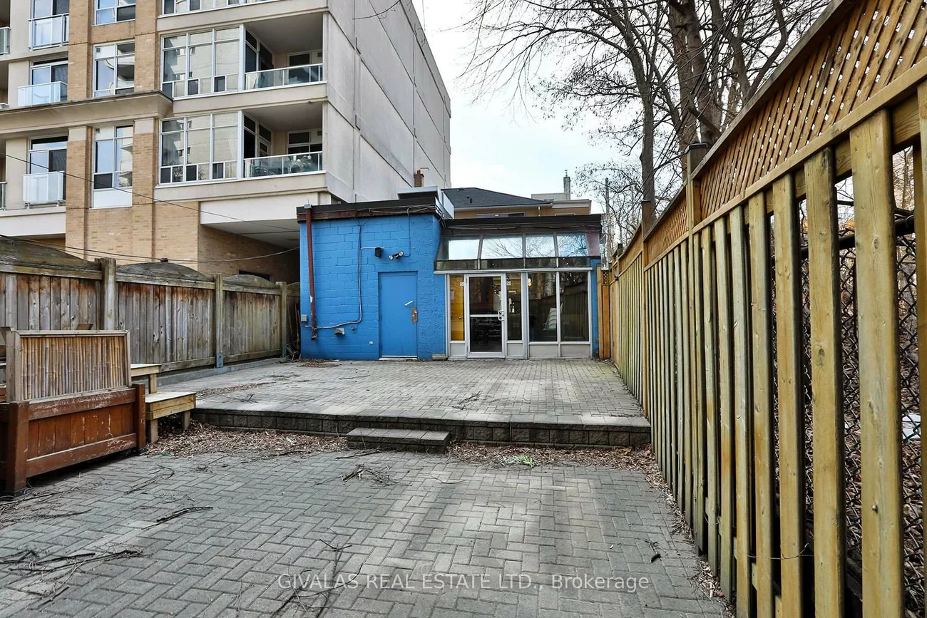 174, Eglinton, Yonge-Eglinton, Toronto