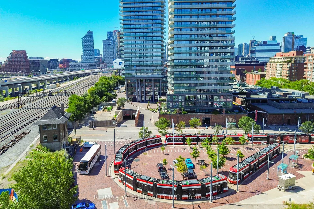 90, Distillery, Waterfront Communities C8, Toronto