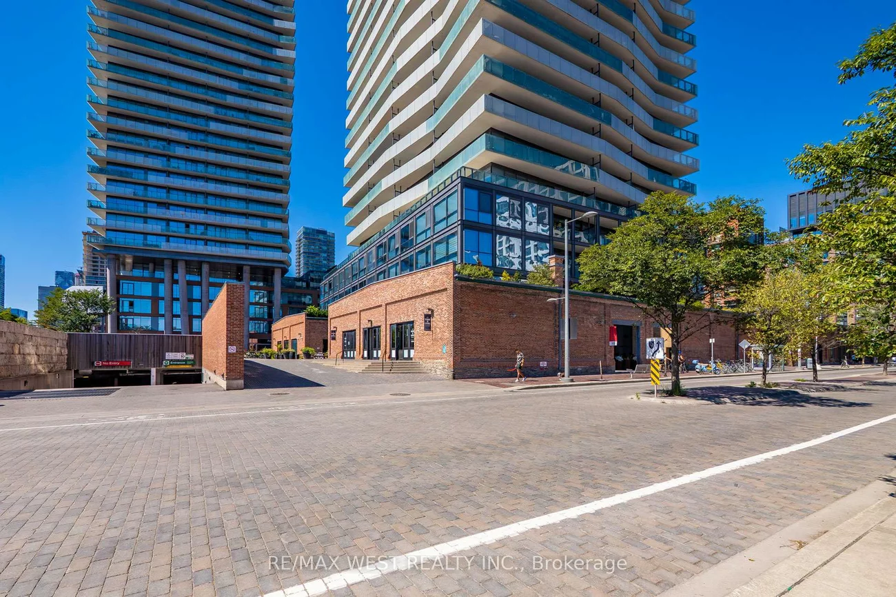 90, Distillery, Waterfront Communities C8, Toronto