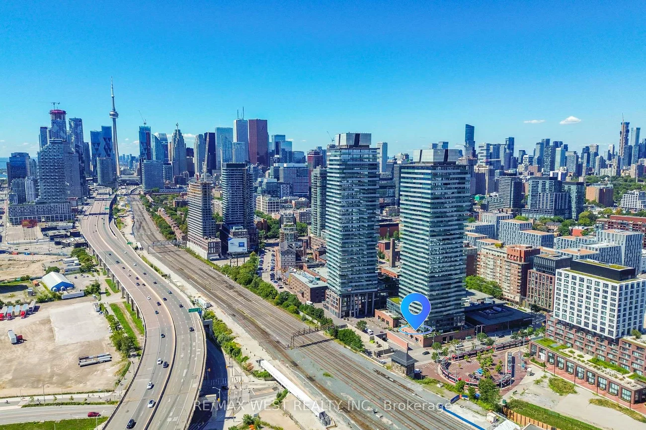 90, Distillery, Waterfront Communities C8, Toronto