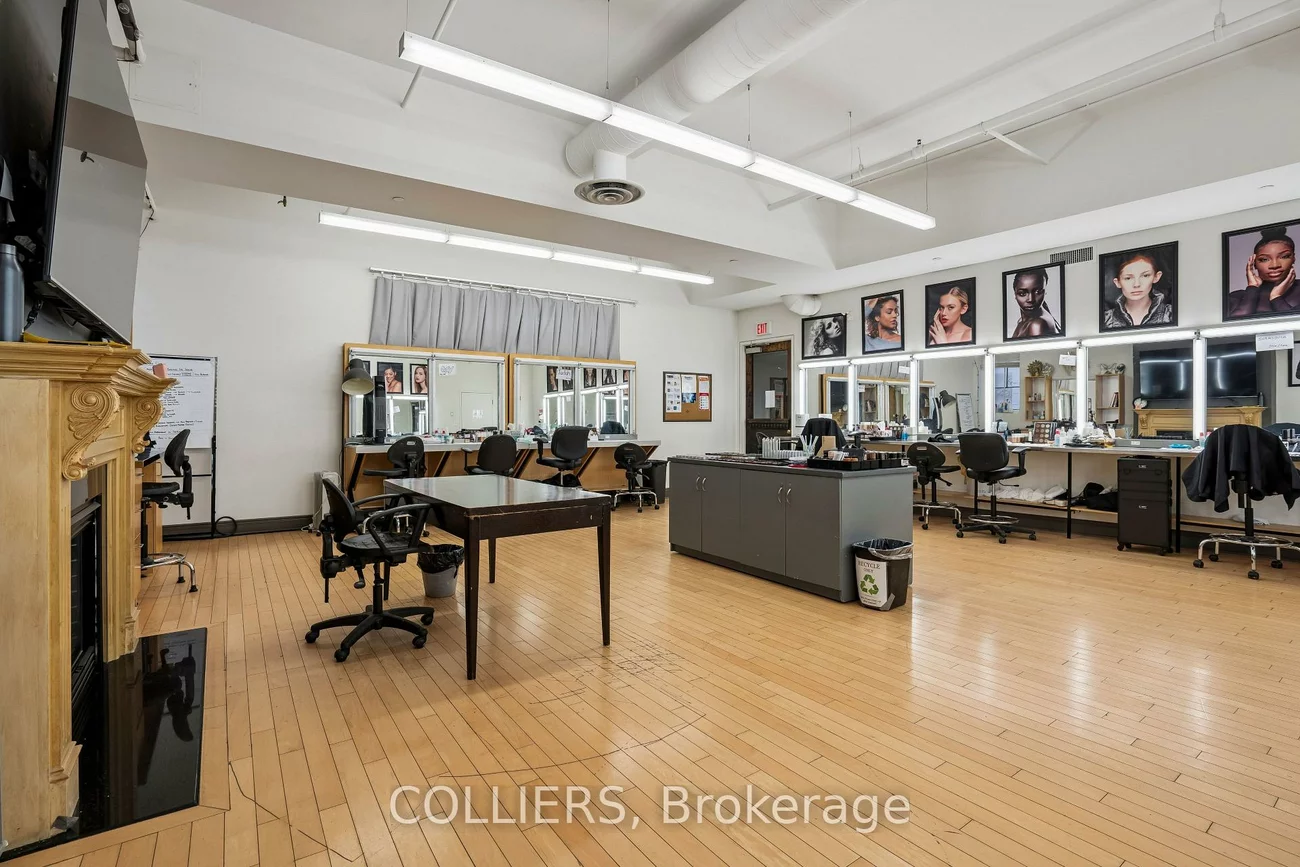 110, Lombard, Church-Yonge Corridor, Toronto