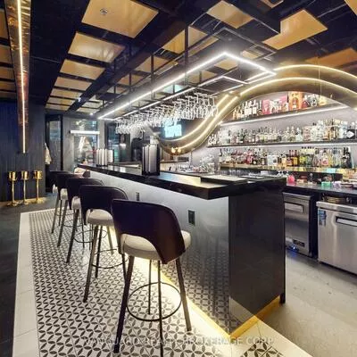 Commercial for sale, 1, Yorkville, Annex, Toronto