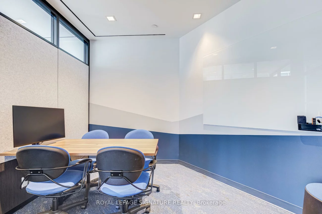 130, Queens, Waterfront Communities C8, Toronto