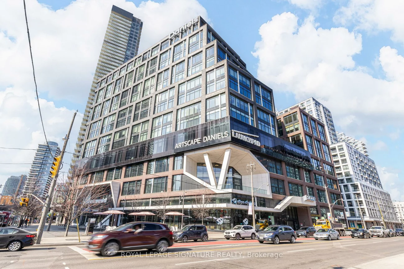 130, Queens, Waterfront Communities C8, Toronto