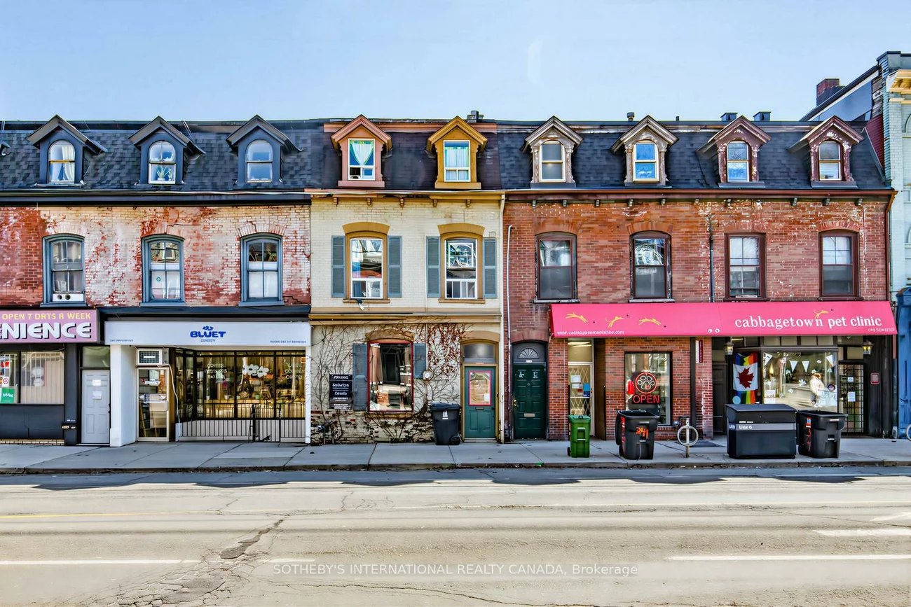 243, Gerrard, Moss Park, Toronto