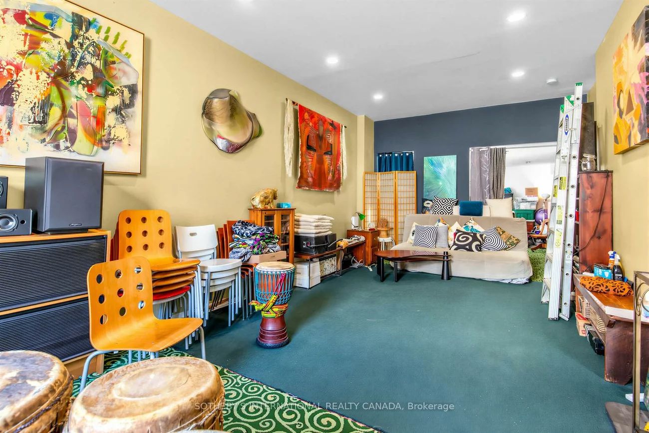 243, Gerrard, Moss Park, Toronto