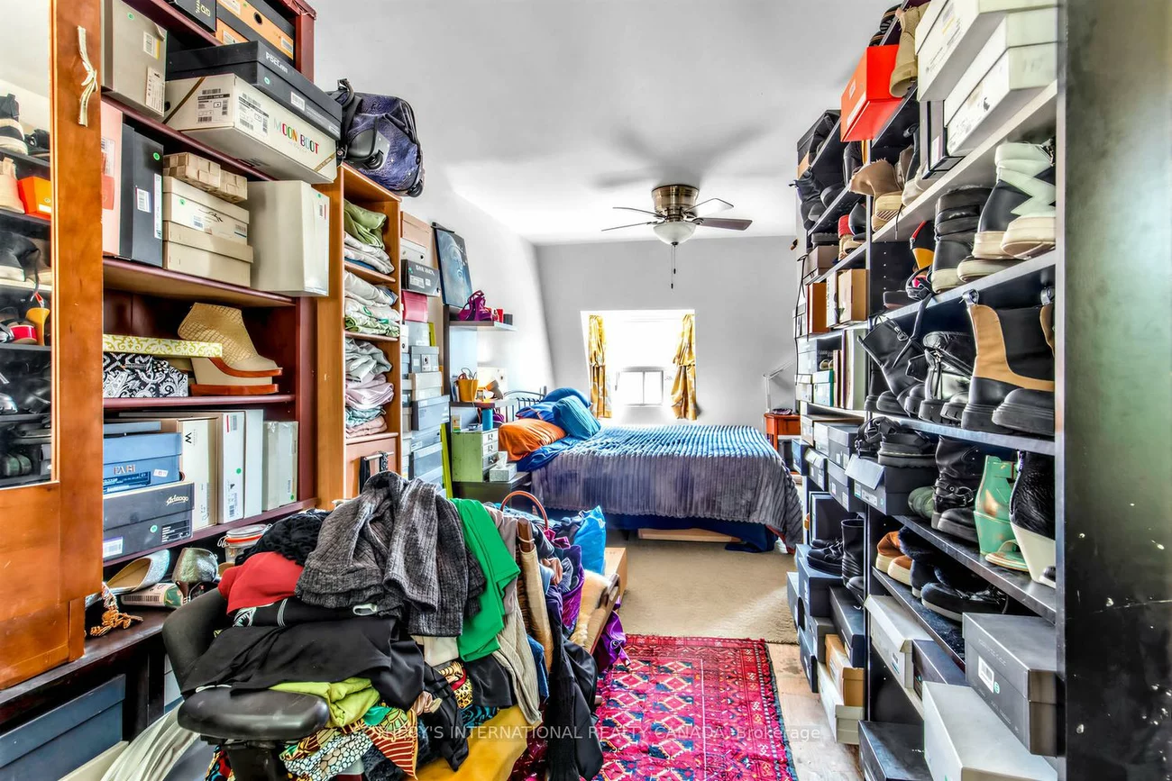 243, Gerrard, Moss Park, Toronto