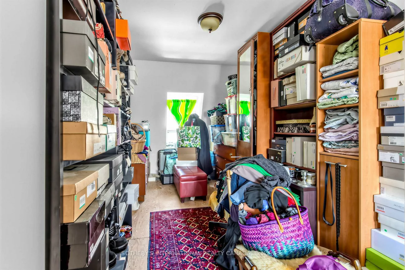 243, Gerrard, Moss Park, Toronto