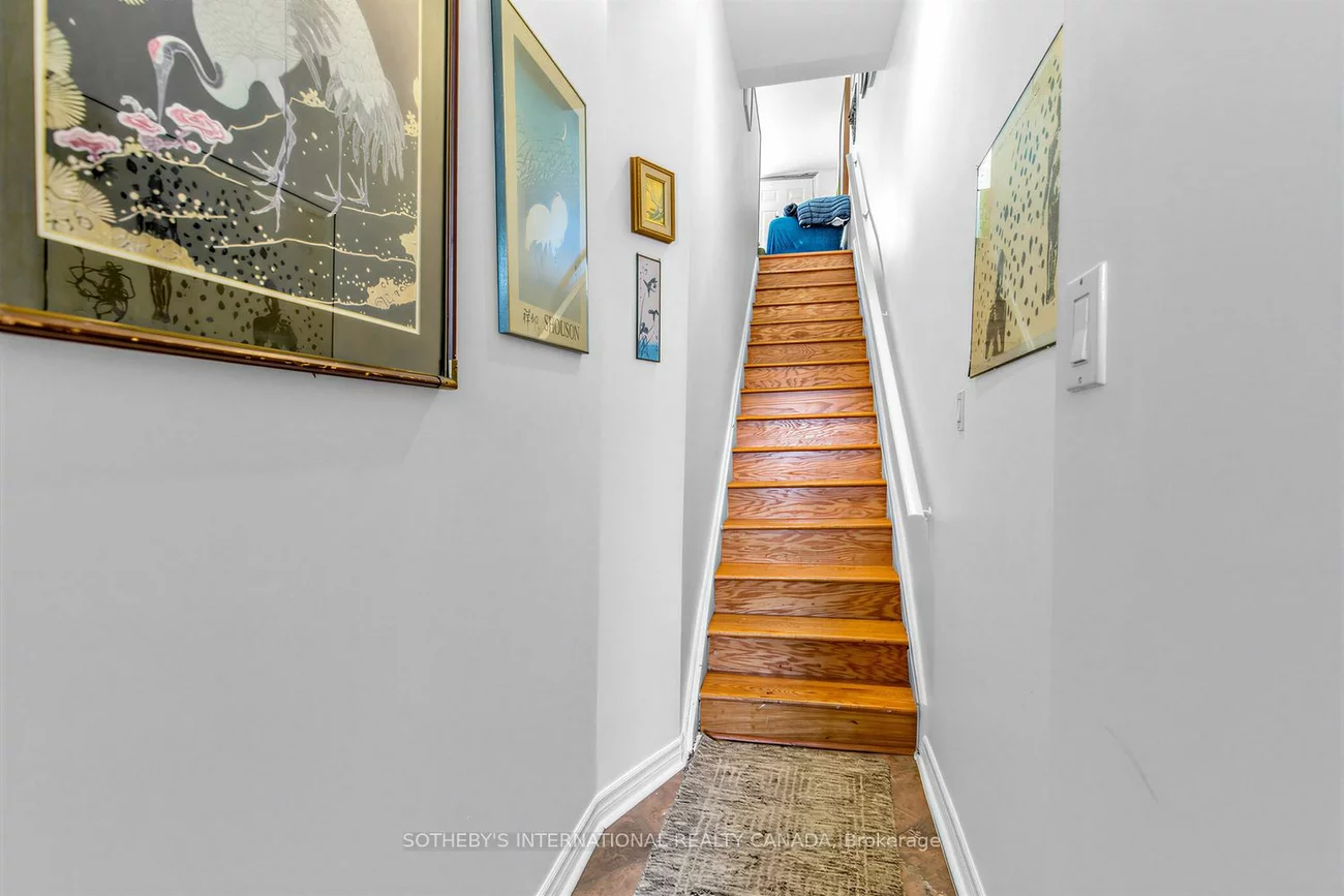 243, Gerrard, Moss Park, Toronto