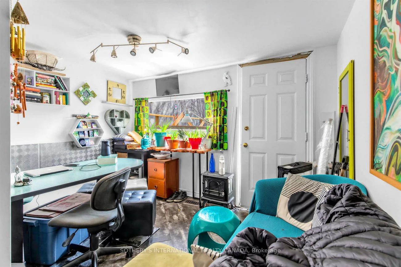 243, Gerrard, Moss Park, Toronto