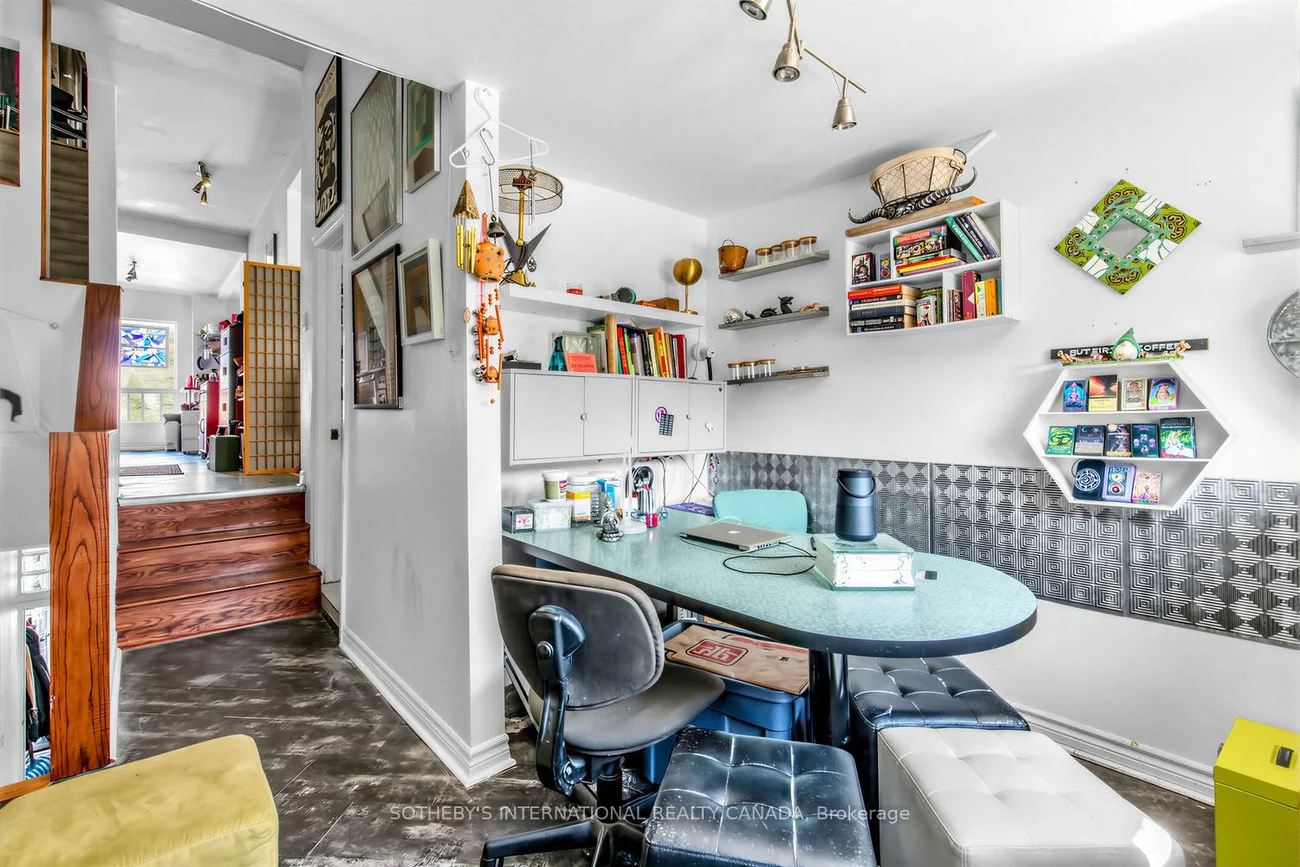 243, Gerrard, Moss Park, Toronto