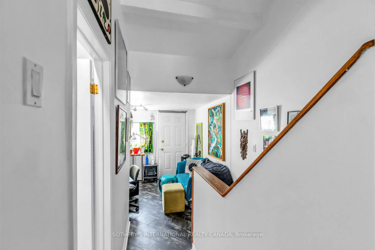 243, Gerrard, Moss Park, Toronto