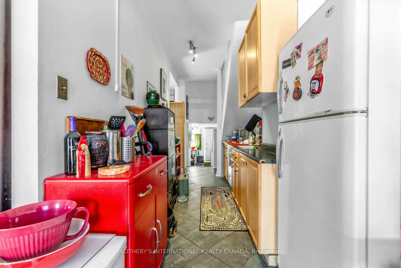 243, Gerrard, Moss Park, Toronto