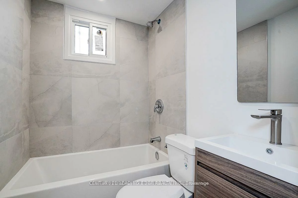 349, Spadina, Kensington-Chinatown, Toronto