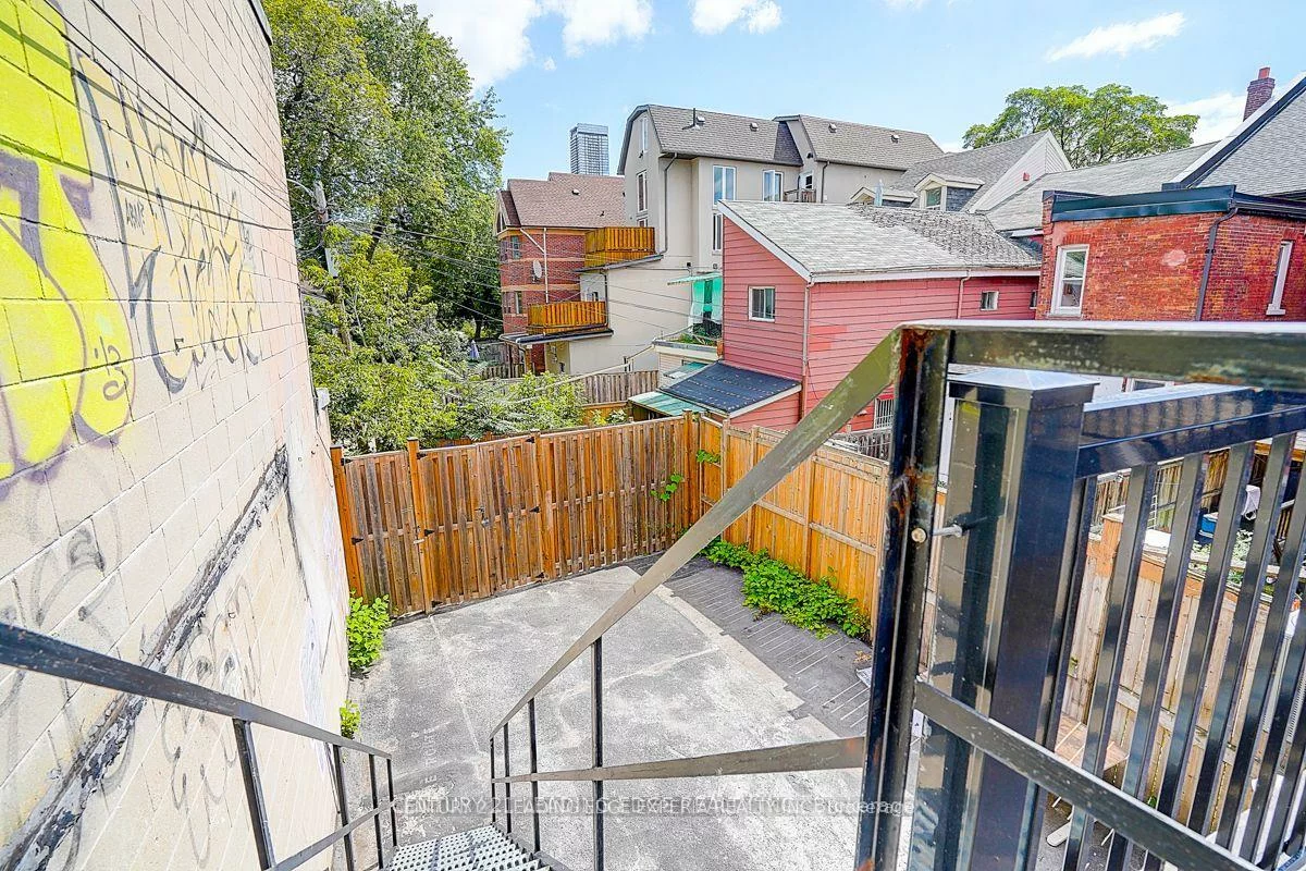 349, Spadina, Kensington-Chinatown, Toronto