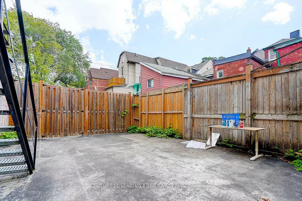 349, Spadina, Kensington-Chinatown, Toronto