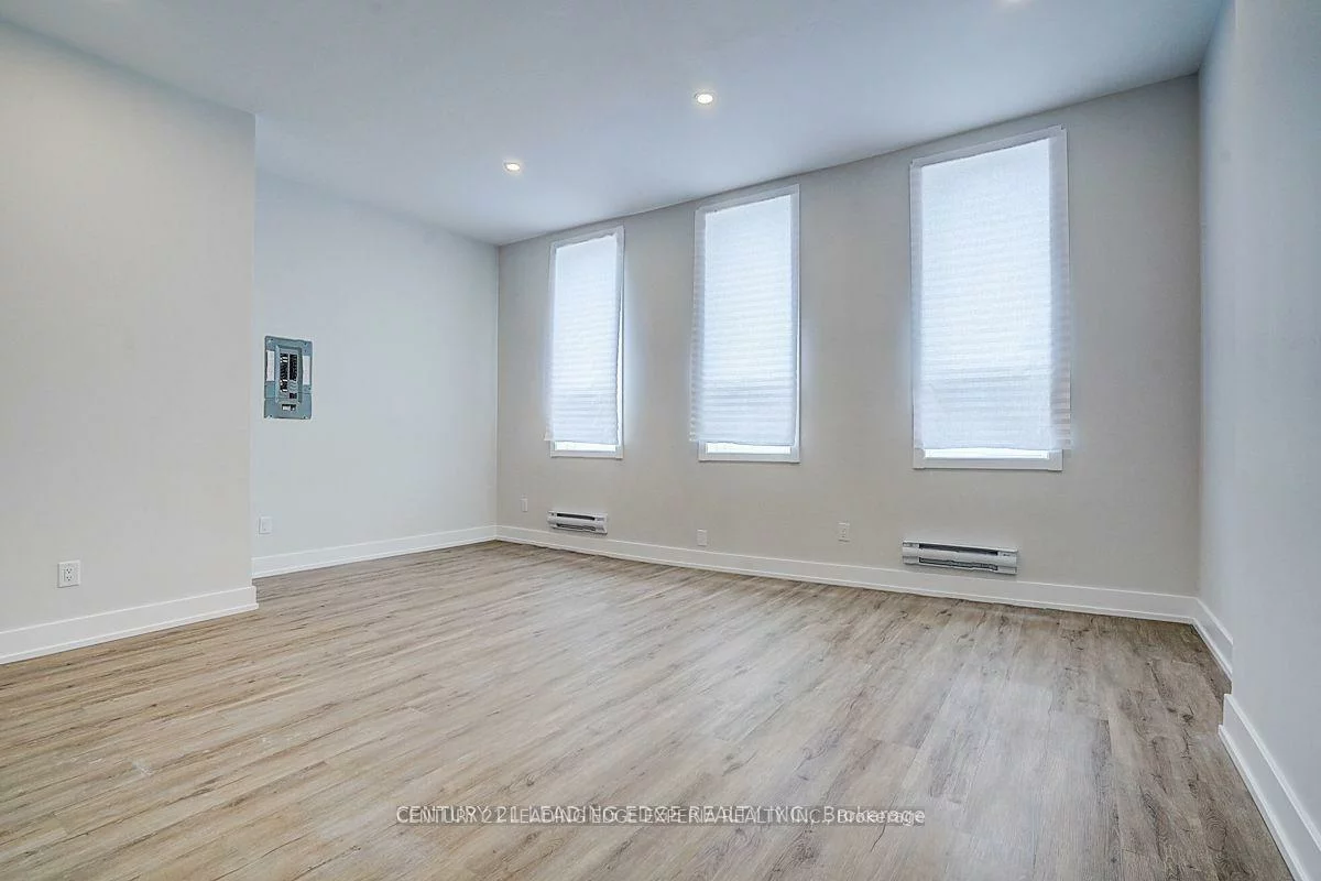 349, Spadina, Kensington-Chinatown, Toronto