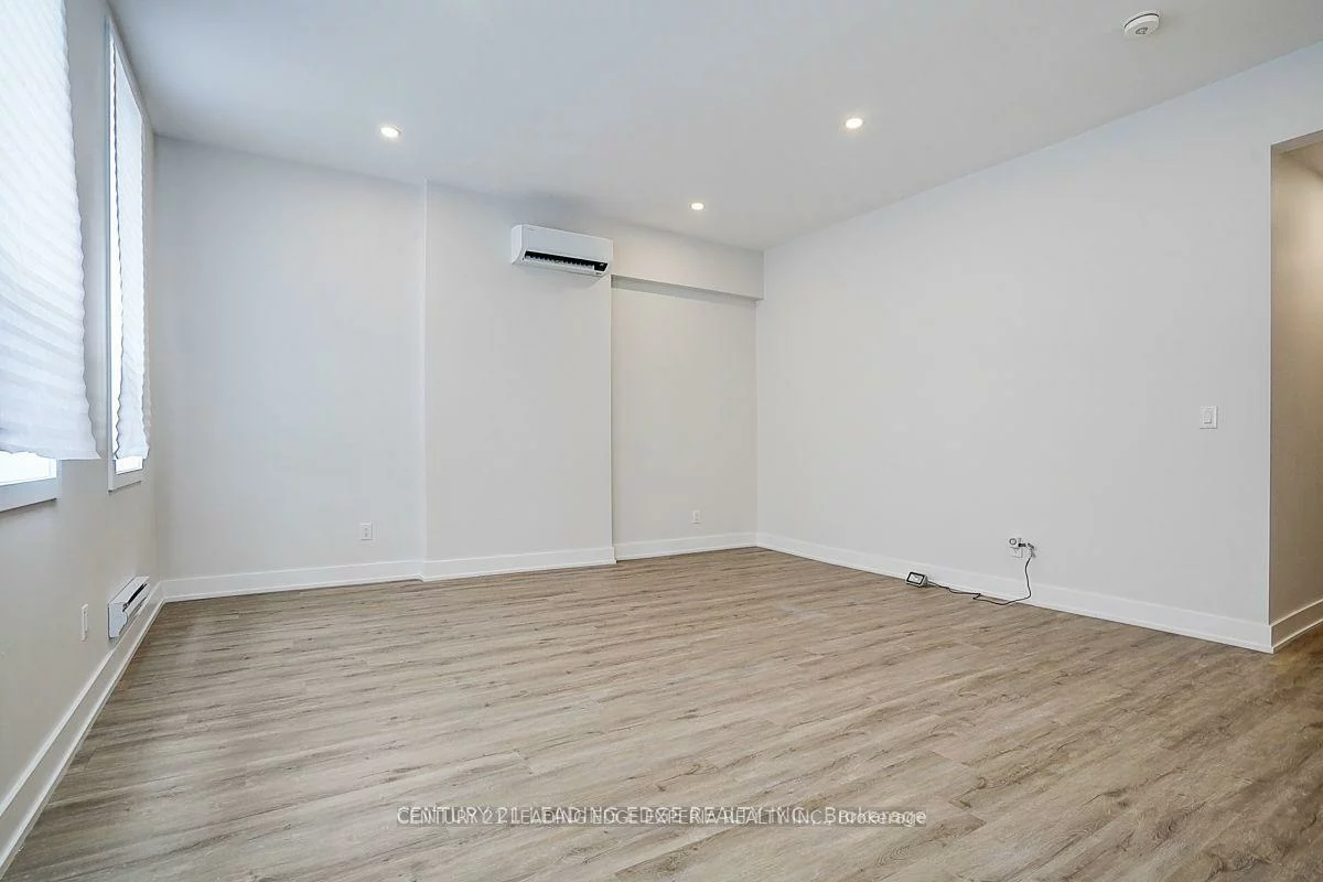 349, Spadina, Kensington-Chinatown, Toronto