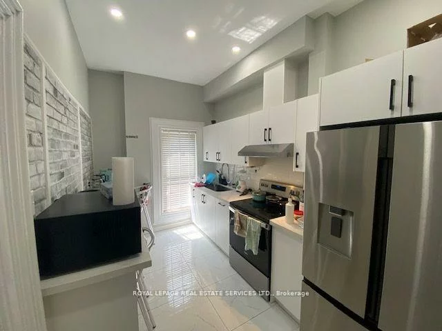 206, Carlton, Cabbagetown-South St. James Town, Toronto