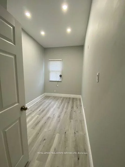 206, Carlton, Cabbagetown-South St. James Town, Toronto