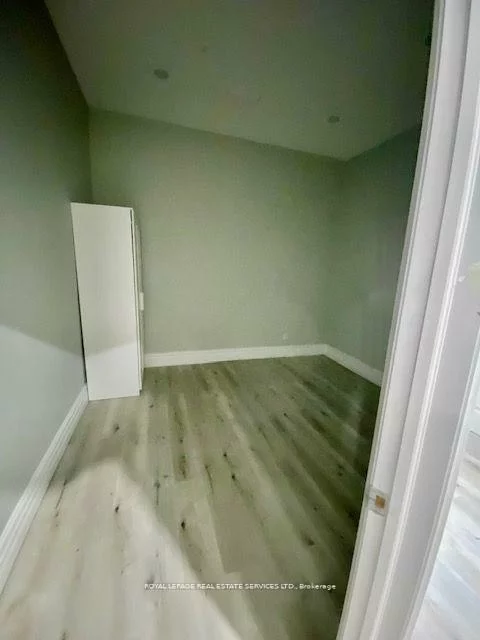 206, Carlton, Cabbagetown-South St. James Town, Toronto